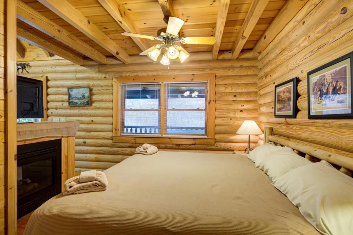 Villa Bear Naked Pigeon Forge Esterno foto